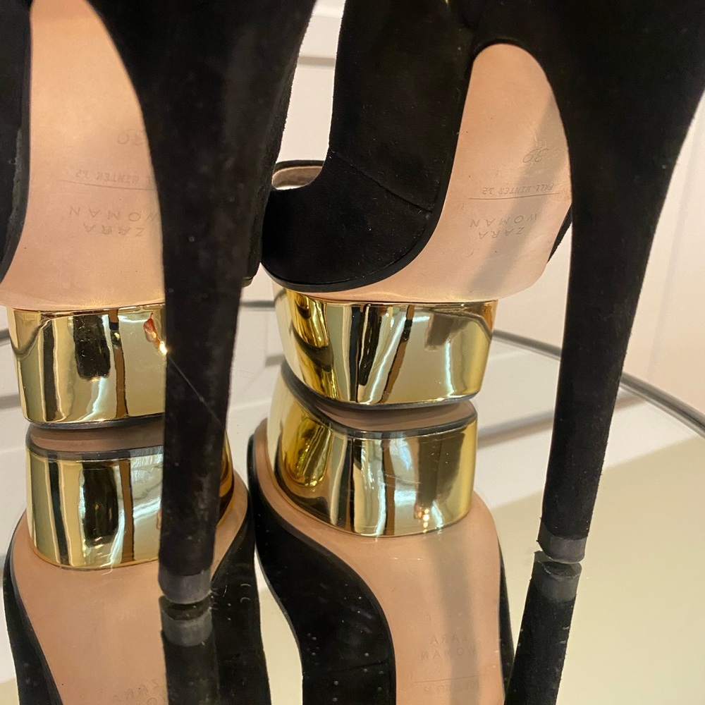 Sexy Black and Gold Semi Platform Heels✨